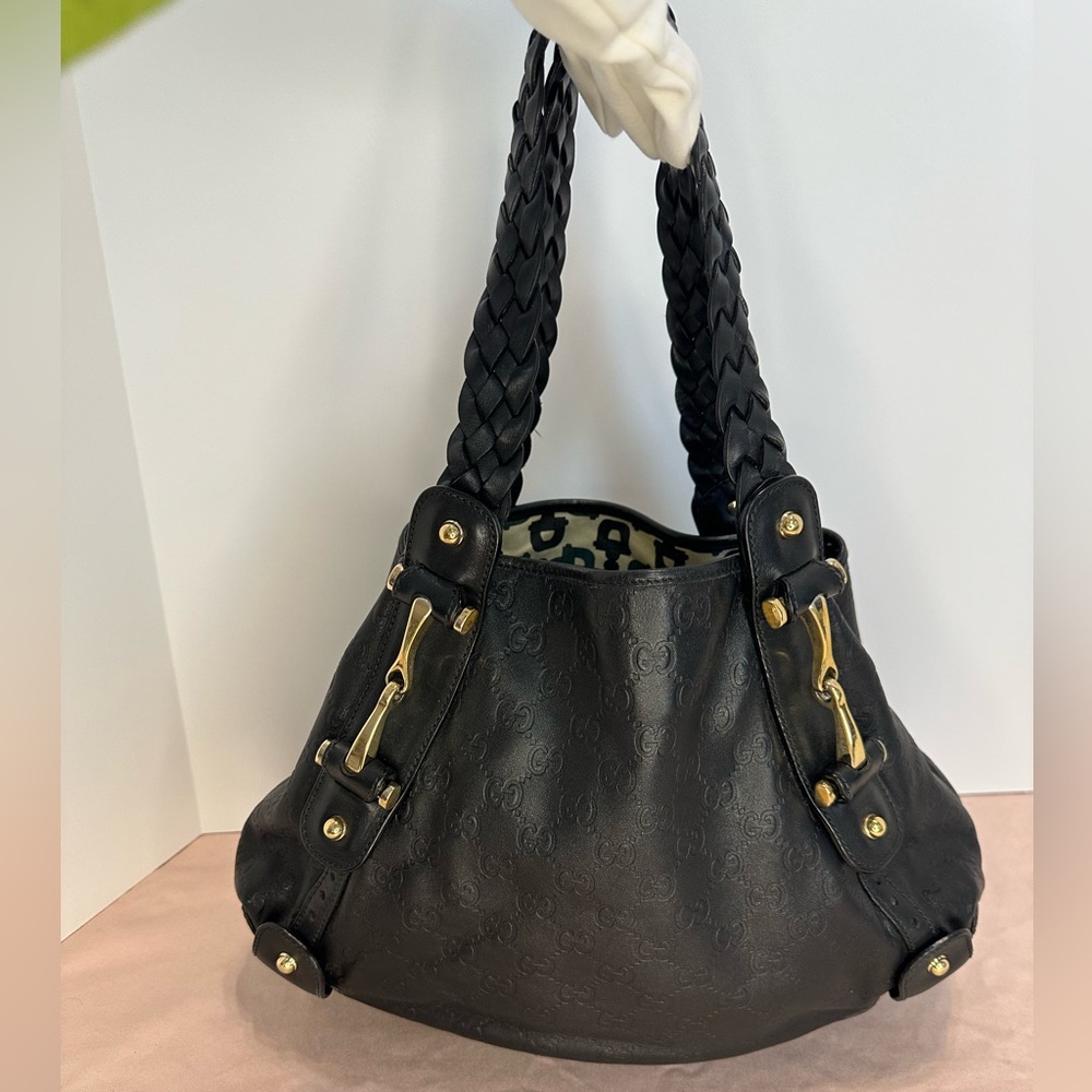 GUCCI Pelham Black Guccissima Leather Gold Horsebit Shoulder Bag